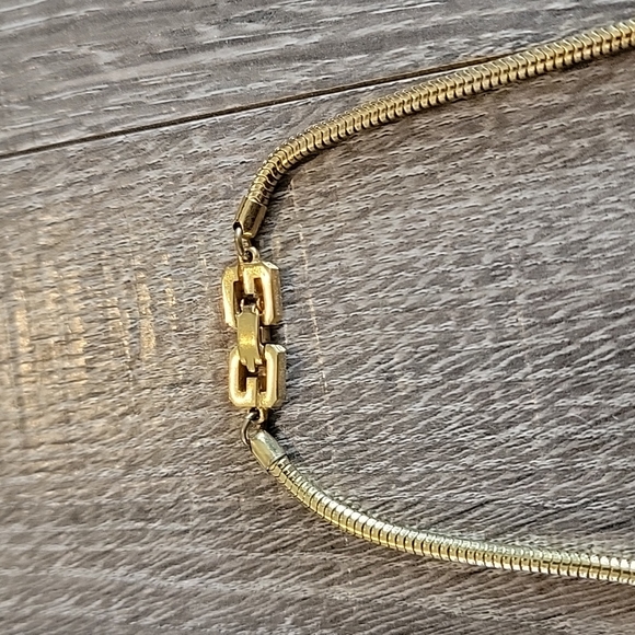 Givenchy Rare Vintage Necklace - Picture 2 of 8